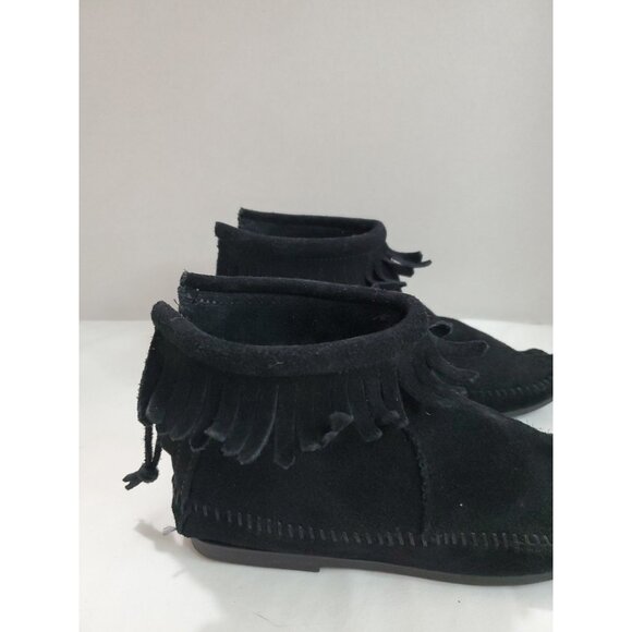 Minnetonka Women's Moccasin Size 5 Black Suede Ankle Fringe Zip Boots Leather - Picture 2 of 11